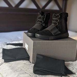 Yeezy Boost 750 - Triple Black